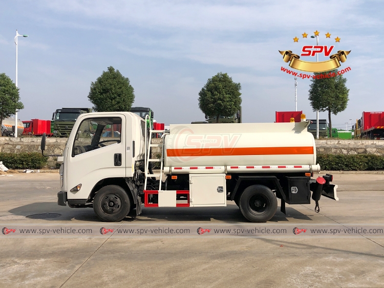 2,000 Litres Refueling Tank Truck JMC - LS